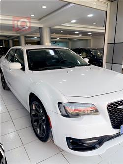 کرایسلەر 300